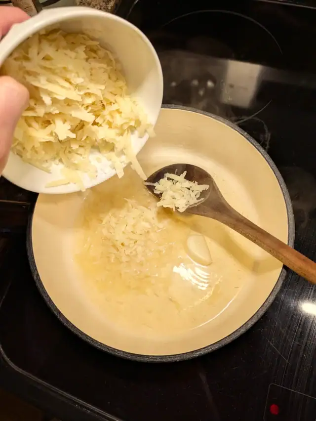 Fondue au fromage kaiser étape 4
